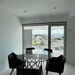 Atlantic Golden View Luxe Apartment *
